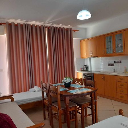 Caldera Vista Apartaments Sarandë エクステリア 写真