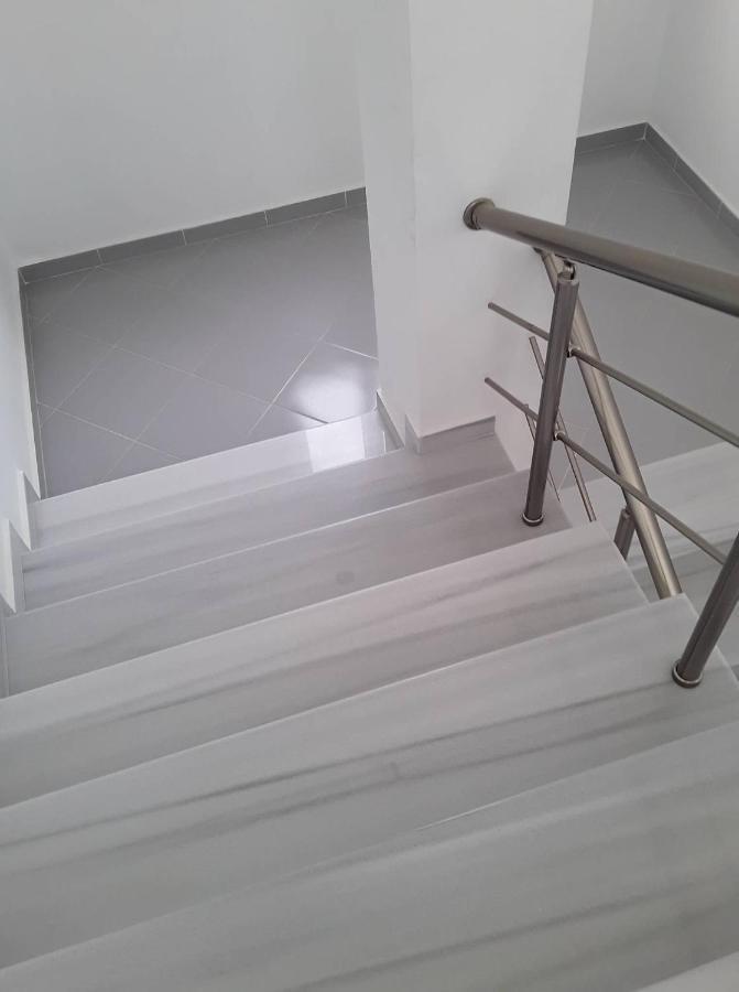 Caldera Vista Apartaments Sarandë エクステリア 写真