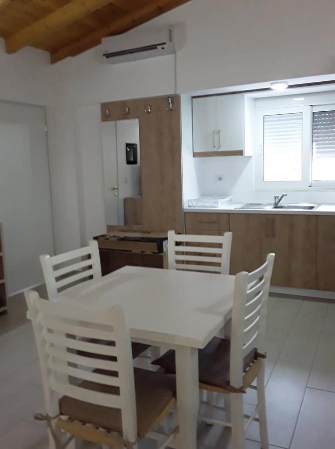 Caldera Vista Apartaments Sarandë エクステリア 写真