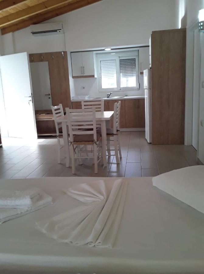 Caldera Vista Apartaments Sarandë エクステリア 写真