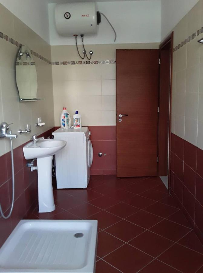 Caldera Vista Apartaments Sarandë エクステリア 写真
