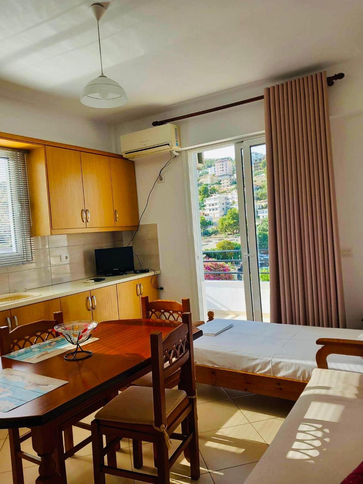 Caldera Vista Apartaments Sarandë エクステリア 写真